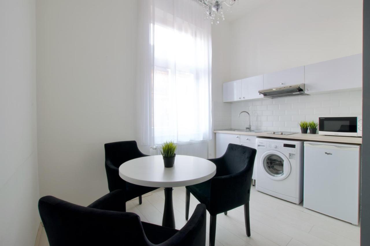 Premium Apartments By Hi5 - Astoria Square 부다페스트 외부 사진
